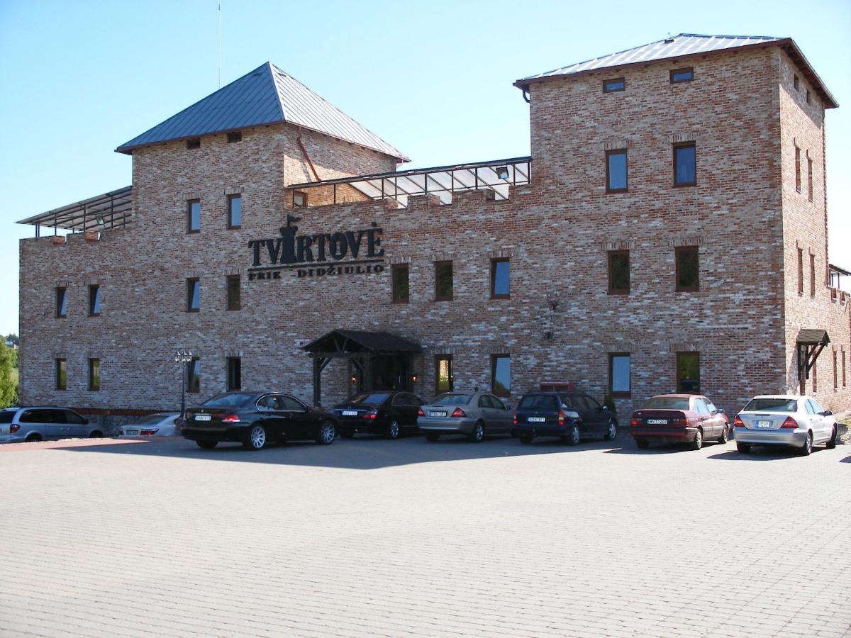 Tvirtove Prie Didziulio Hotel Dėdeliškės Bagian luar foto