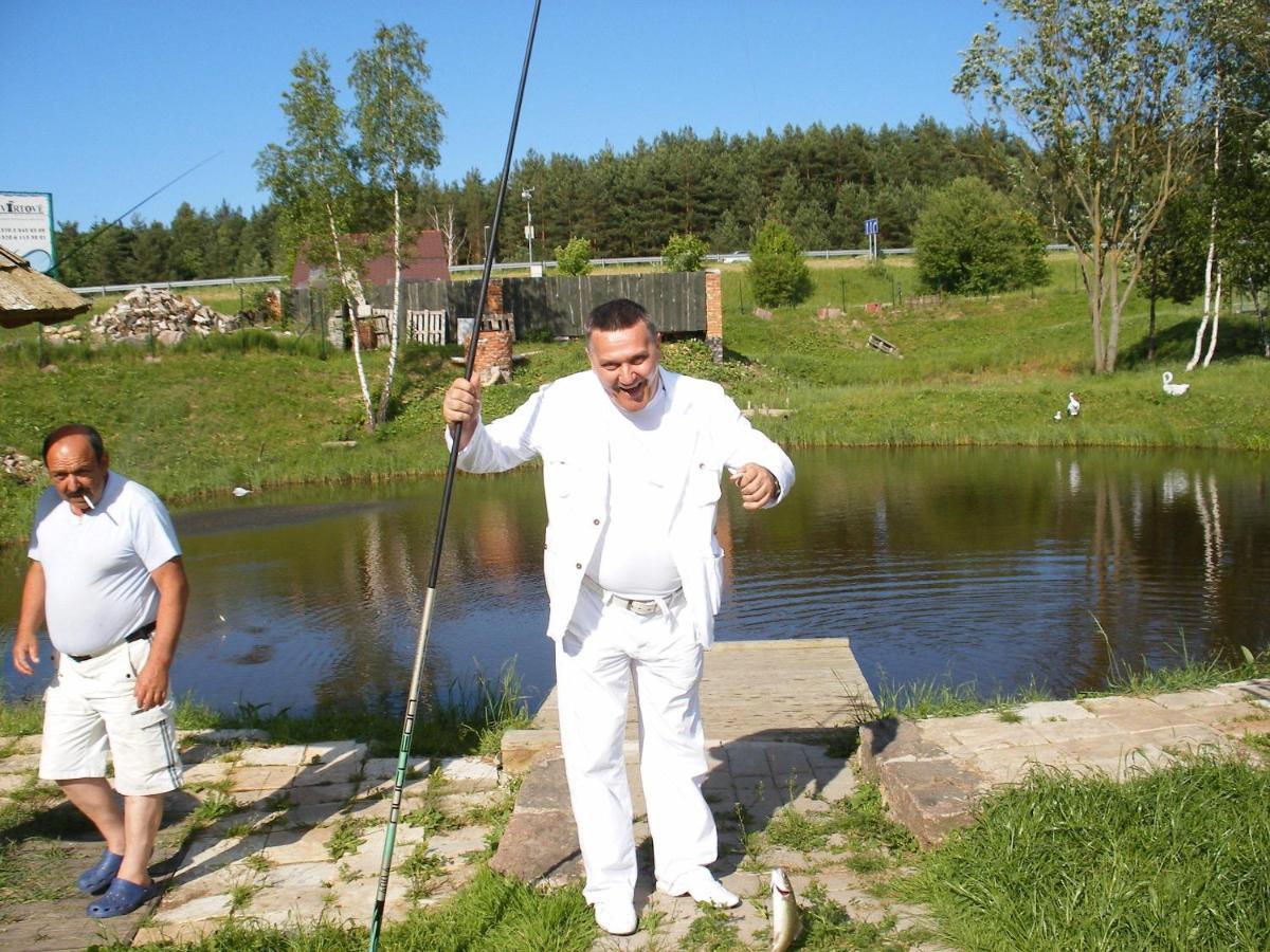 Tvirtove Prie Didziulio Hotel Dėdeliškės Bagian luar foto