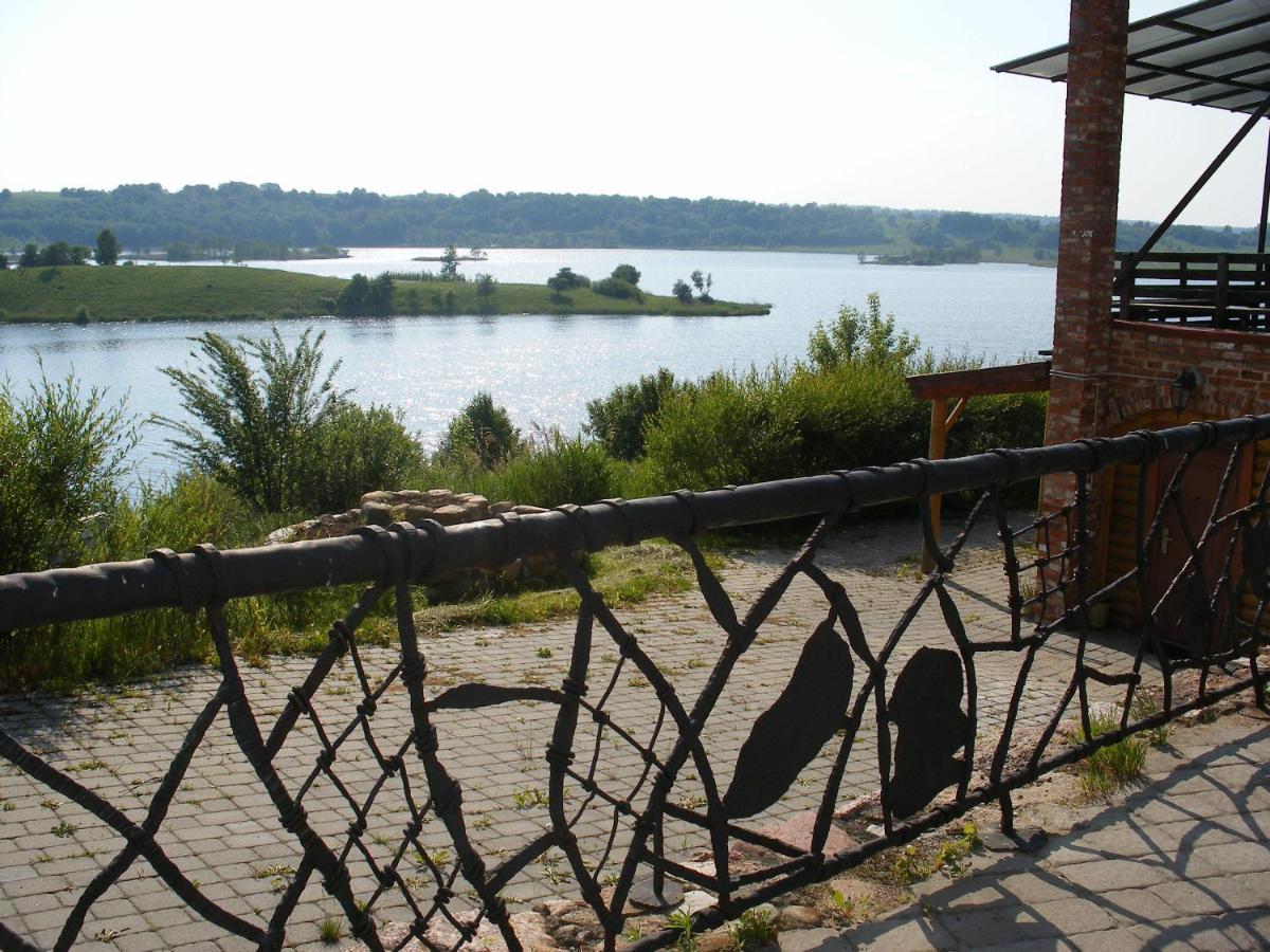 Tvirtove Prie Didziulio Hotel Dėdeliškės Bagian luar foto