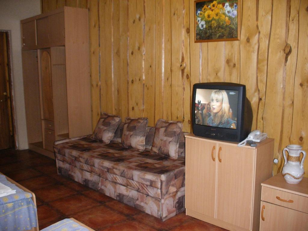 Tvirtove Prie Didziulio Hotel Dėdeliškės Ruang foto