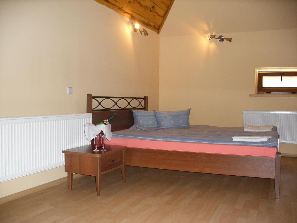 Tvirtove Prie Didziulio Hotel Dėdeliškės Ruang foto